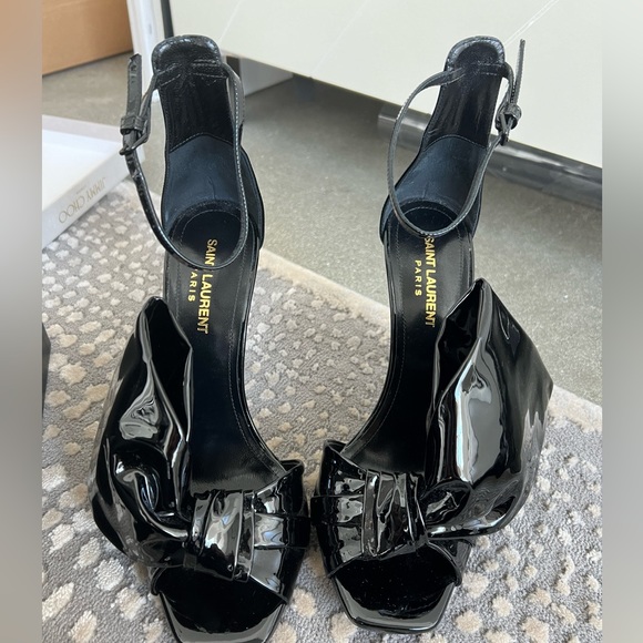 Authentic RARE YSL HEEL with bow detail - Picture 5 of 9